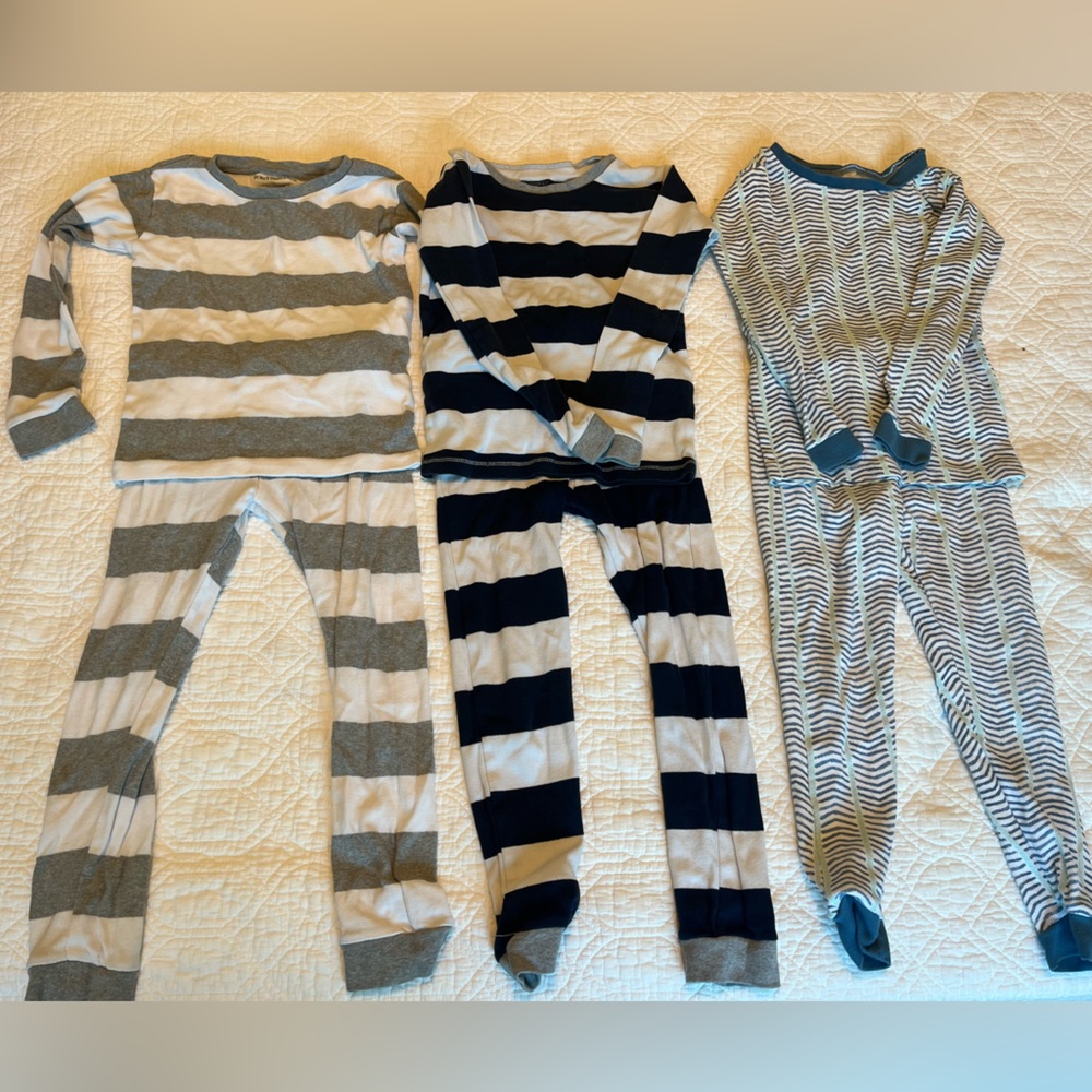 Bundle: set of 3 Burts Bees size 6 pajamas